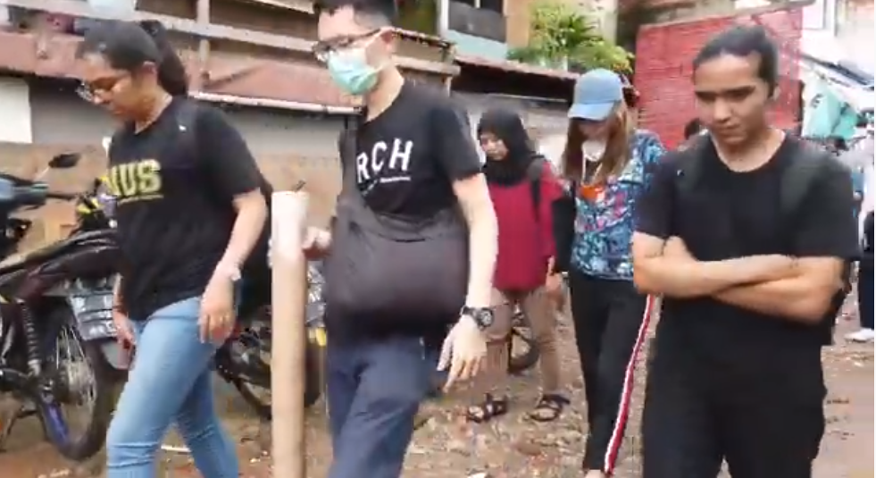 Video of “NUS & UI joint workshop” (created by Ervine Lin, NUS) summarizes student’s activities and process of field survey in West Jakarta, Kampung Keduang Kali Angke. 